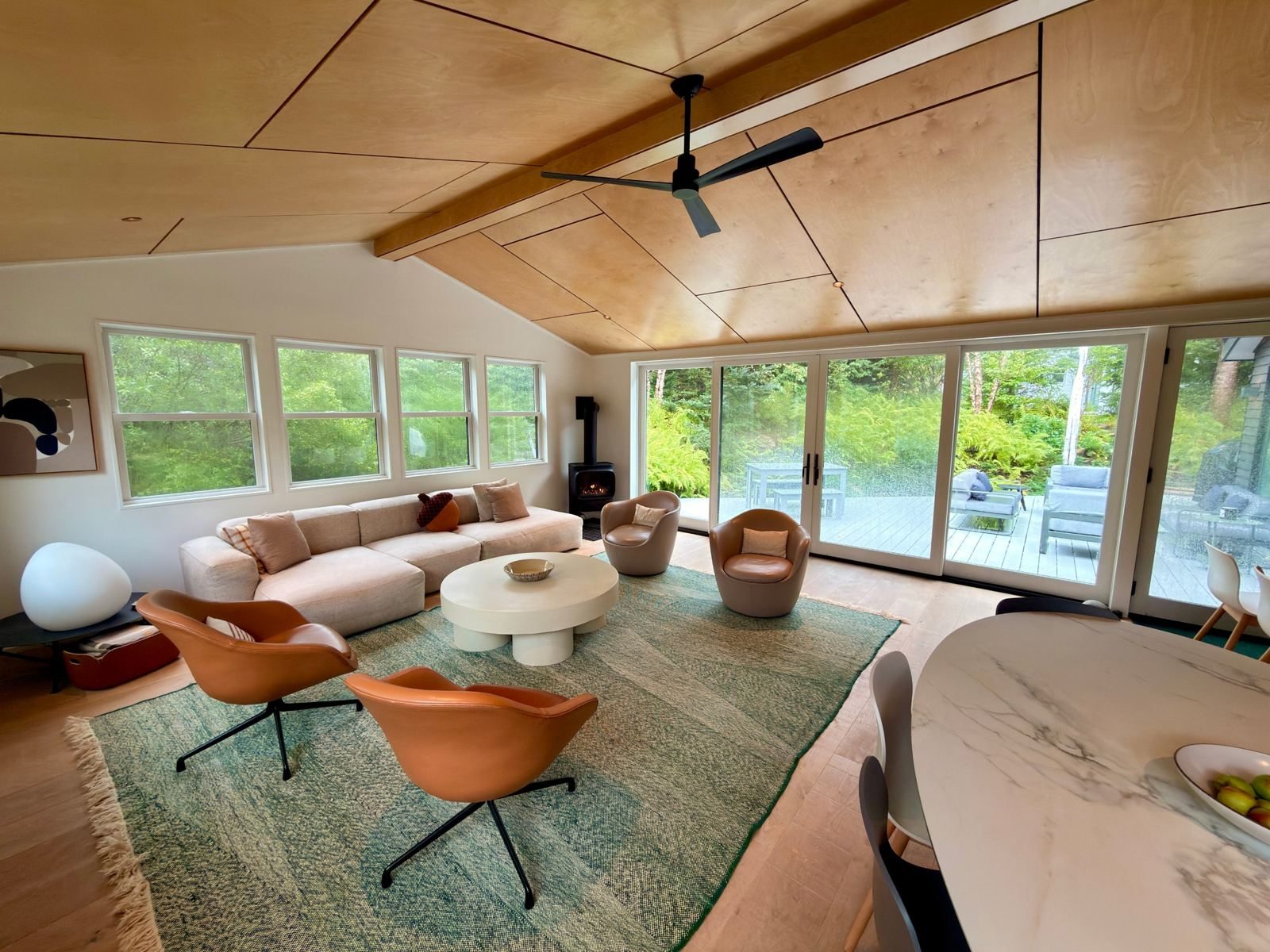 Lounge with glass doors to the fern garden